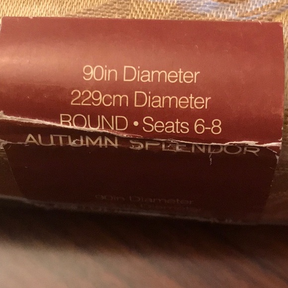 Tablecloth - Picture 2 of 3